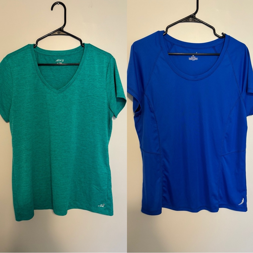 Bundle of two women’s activewear short sleeve tops